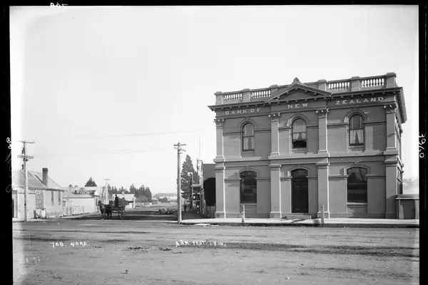 MA I836098 TePapa Bank-of-New-Zealand-Gore full